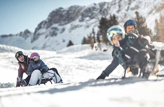 rodeln auf der Geisleralm